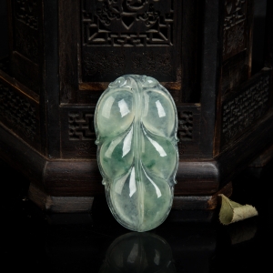 糯冰种飘花翡翠金枝玉叶吊坠