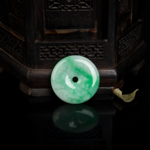 豆种飘翠翡翠平安扣吊坠