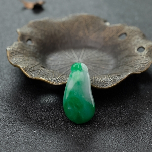 糯种飘翠翡翠福瓜吊坠