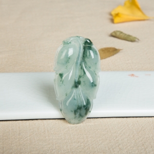 糯种飘花翡翠金枝玉叶吊坠