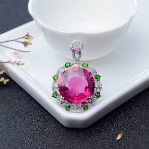 18K金镶钻玫红碧玺吊坠