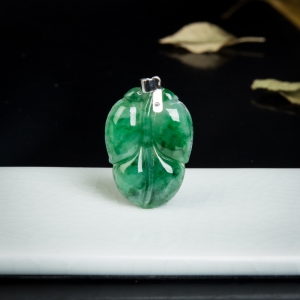 18k糯种飘翠翡翠金枝玉叶吊坠