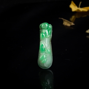 豆种飘翠翡翠福瓜吊坠