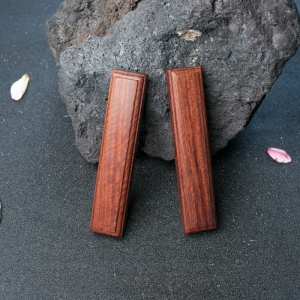 水波纹鸡血红小叶紫檀镇尺（两件）