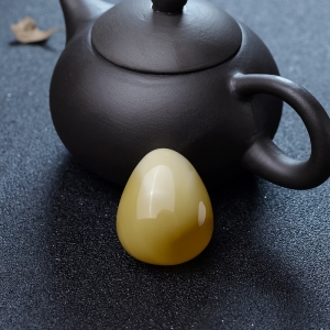 白花蜜蜡水滴吊坠