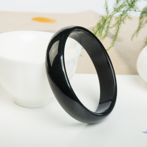 62mm山料和田黑青玉平安镯