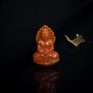 樱桃红南红大日如来吊坠