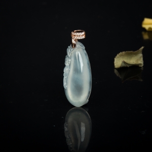 银镶糯冰种翡翠福瓜吊坠