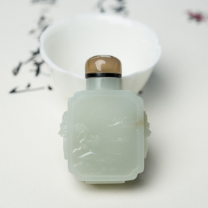 山料和田白玉鼻烟壶