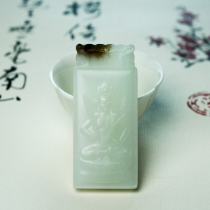 山料俏色和田玉虚空藏菩萨吊坠