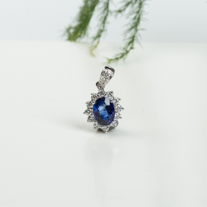 18k皇家蓝蓝宝石刻面吊坠