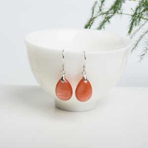 樱桃红南红随形耳坠