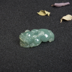 油青种灰绿翡翠貔貅吊坠