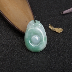 豆种飘翠翡翠福贝吊坠