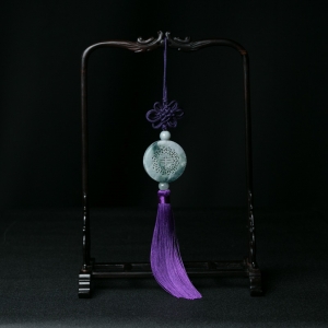 糯种飘花翡翠镂雕双喜车挂