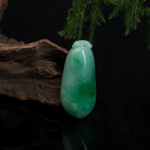 豆种飘翠翡翠福瓜吊坠