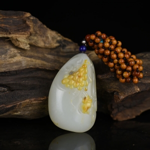 籽料俏色和田玉多子多福吊坠