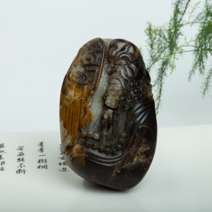 籽料俏色和田玉达摩摆件