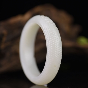 57.2mm籽料和田白玉平安镯