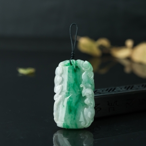 糯种飘翠翡翠竹报平安吊坠