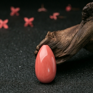 MOMO珊瑚水滴吊坠