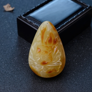 俏色蜜蜡花吊坠