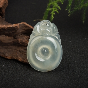 糯冰种翡翠福贝吊坠