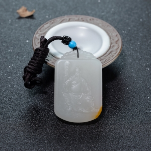 山料和田白玉关公吊坠