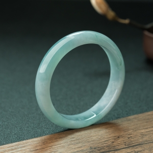 57.2mm糯冰种晴水翡翠手镯