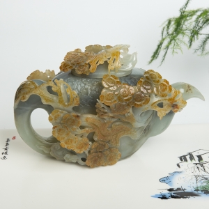 籽料和田青花玉喜上眉梢茶壶摆件