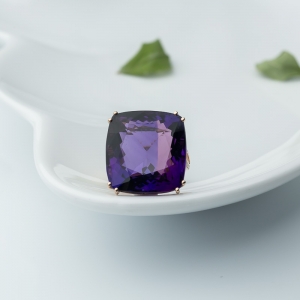 18K金镶钻紫水晶戒指