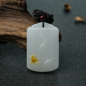 山料和田羊脂白玉连年有余吊坠