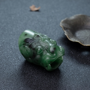 山料和田碧玉龙头扳指