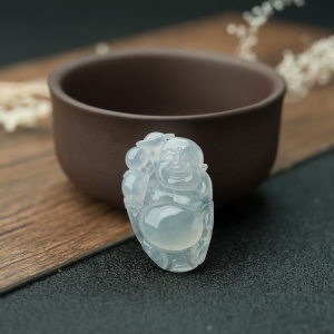 糯冰种淡晴水翡翠弥勒佛吊坠