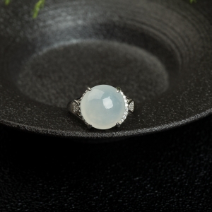 银镶糯种翡翠戒指