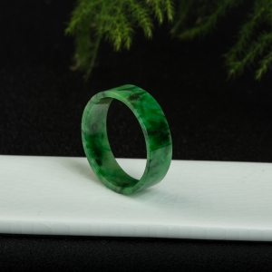 花青种翡翠圆环吊坠
