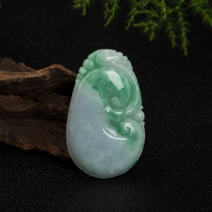 豆种春带彩翡翠如意吊坠