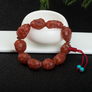 樱桃红南红随形单圈手串