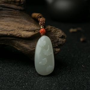 籽料和田白玉叶子吊坠