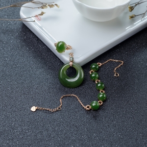 18K山料和田碧玉套装（三件）