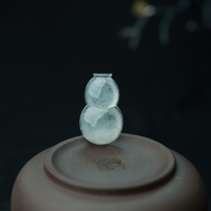 糯冰种翡翠葫芦吊坠