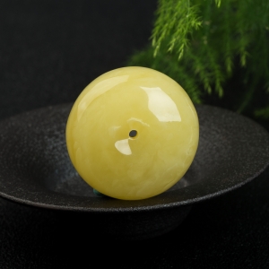 鸡油黄蜜蜡平安扣吊坠