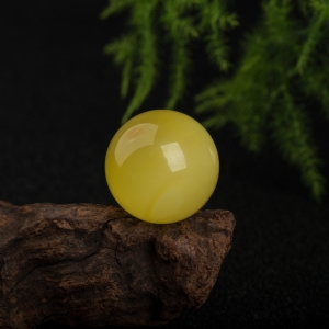 25.82mm鸡油黄蜜蜡圆珠