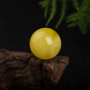 23.52mm鸡油黄蜜蜡圆珠