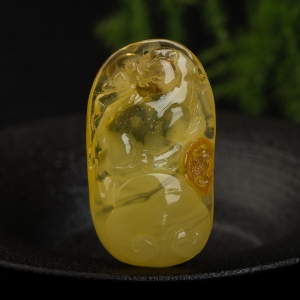 鸡油黄金绞蜜貔貅吊坠