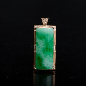 18k糯种飘翠翡翠平安无事牌吊坠