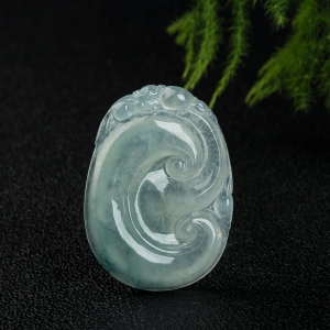糯冰种飘花翡翠如意吊坠