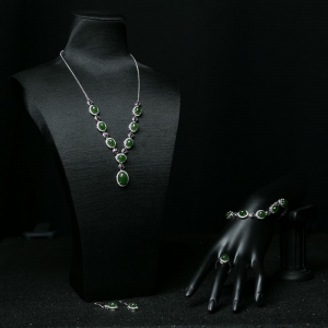 银镶山料和田碧玉套装（四件）