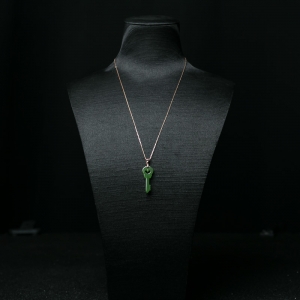 18K山料和田碧玉钥匙项链