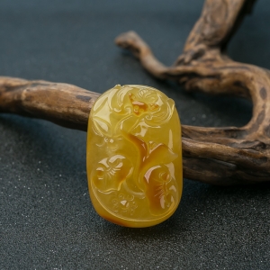 俏色蜜蜡幸福如意吊坠